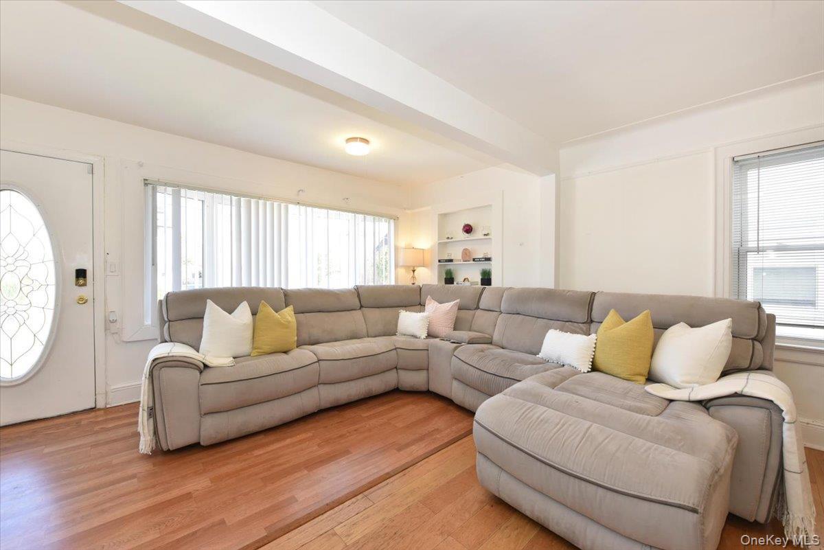 Single Family 194th Queens, NY 11412, MLS-930209-2