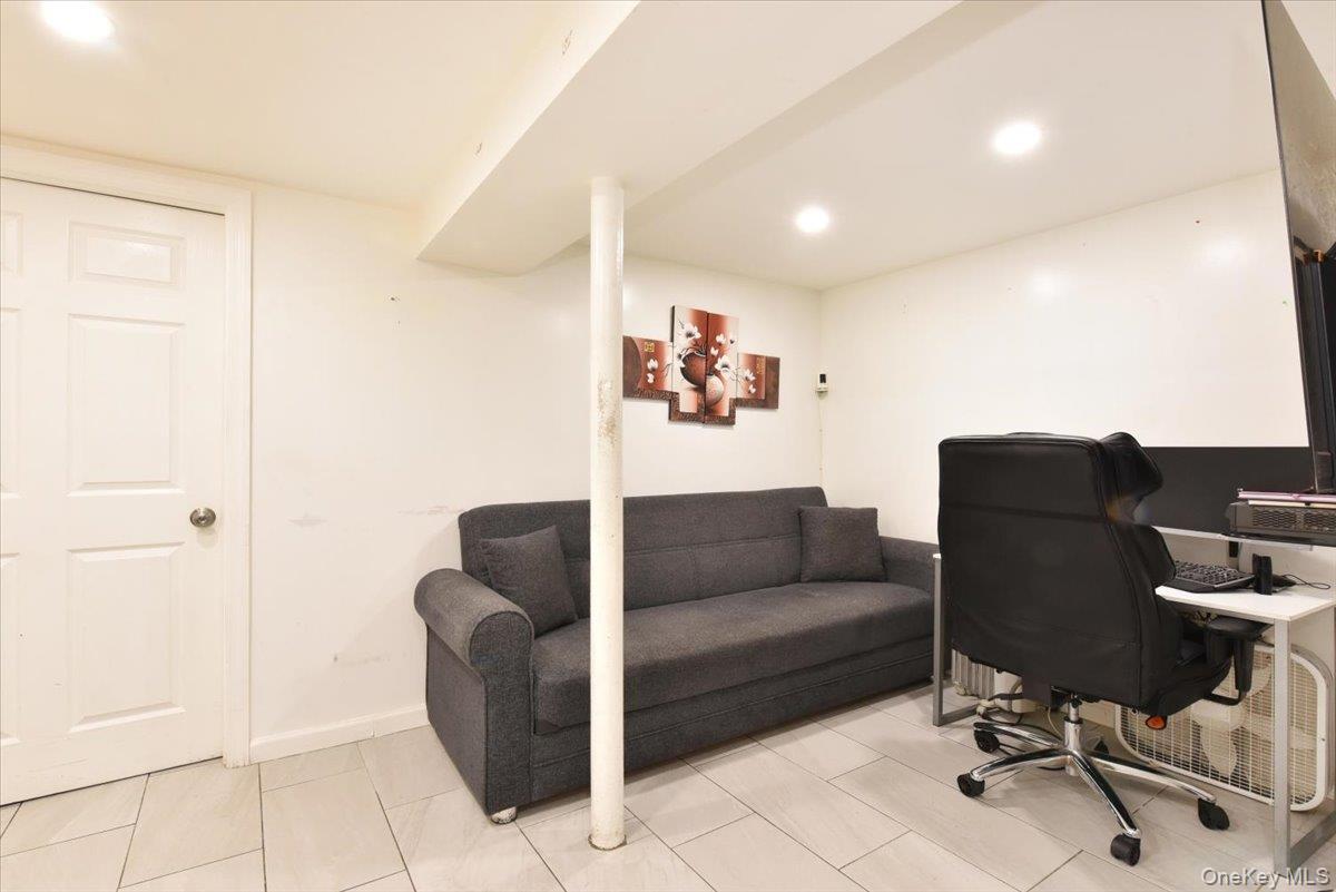 Single Family 194th Queens, NY 11412, MLS-930209-21