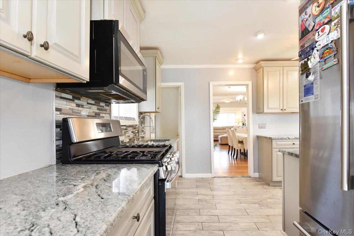 Single Family 194th Queens, NY 11412, MLS-930209-8