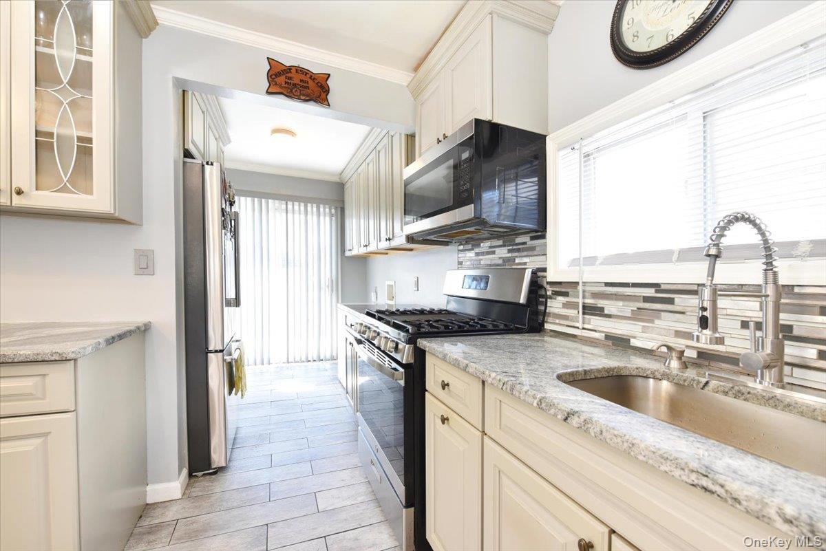 Single Family 194th Queens, NY 11412, MLS-930209-9