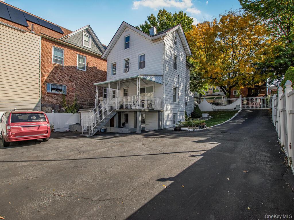 Single Family Carpenter Bronx, NY 10470, MLS-930216-4