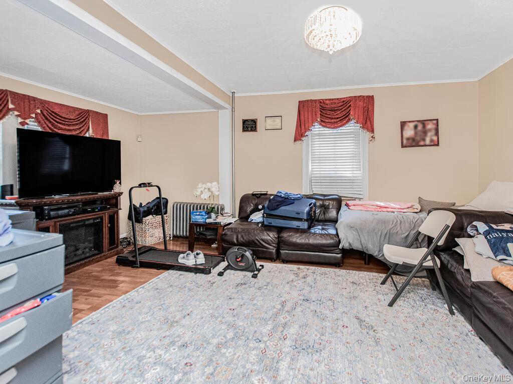 Single Family Carpenter Bronx, NY 10470, MLS-930216-6
