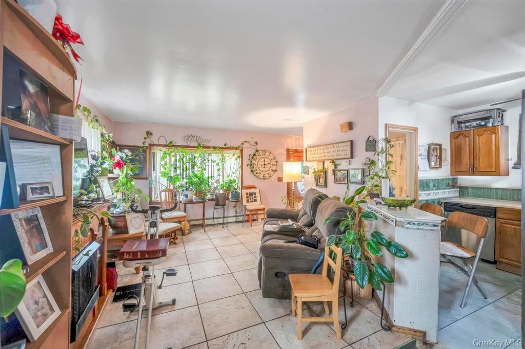 Single Family Commack  Suffolk County, NY 11729, MLS-930217-12