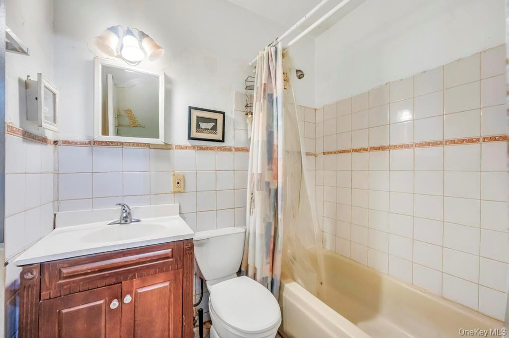 Single Family Commack  Suffolk County, NY 11729, MLS-930217-15