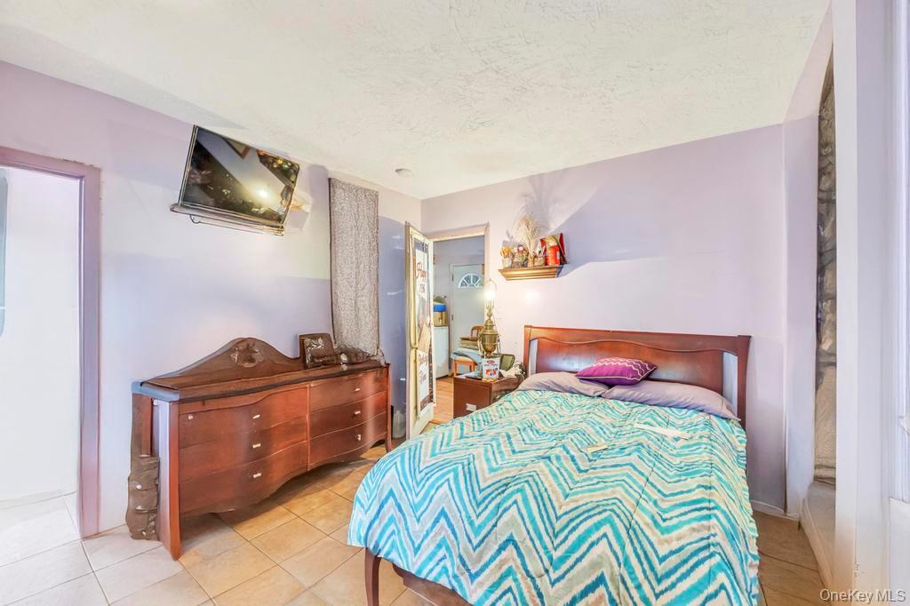 Single Family Commack  Suffolk County, NY 11729, MLS-930217-20