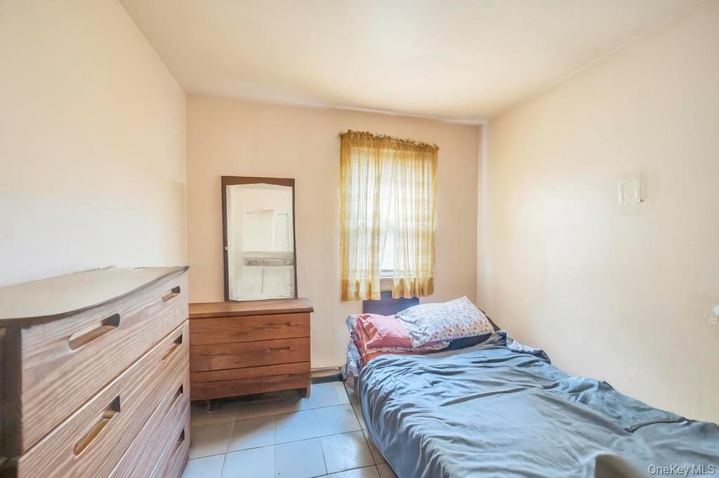 Single Family Commack  Suffolk County, NY 11729, MLS-930217-22