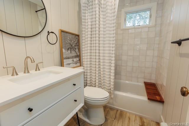 Single Family Beverly Rd.  Suffolk County, NY 11769, MLS-930218-20