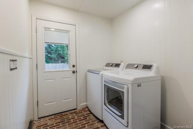 Single Family Beverly Rd.  Suffolk County, NY 11769, MLS-930218-24