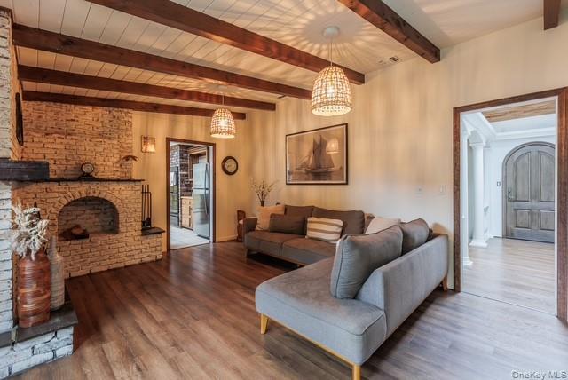 Single Family Beverly Rd.  Suffolk County, NY 11769, MLS-930218-8