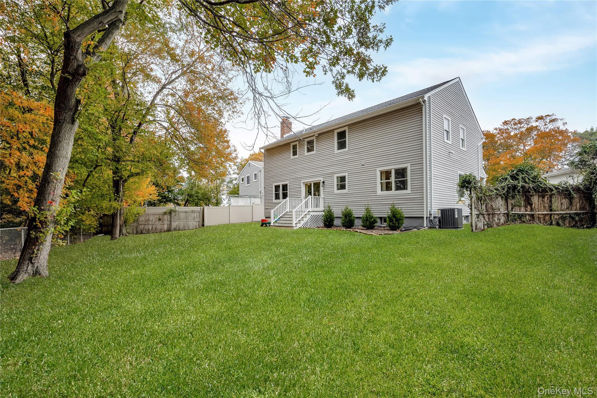 Single Family Park Nassau County, NY 11793, MLS-930241-26