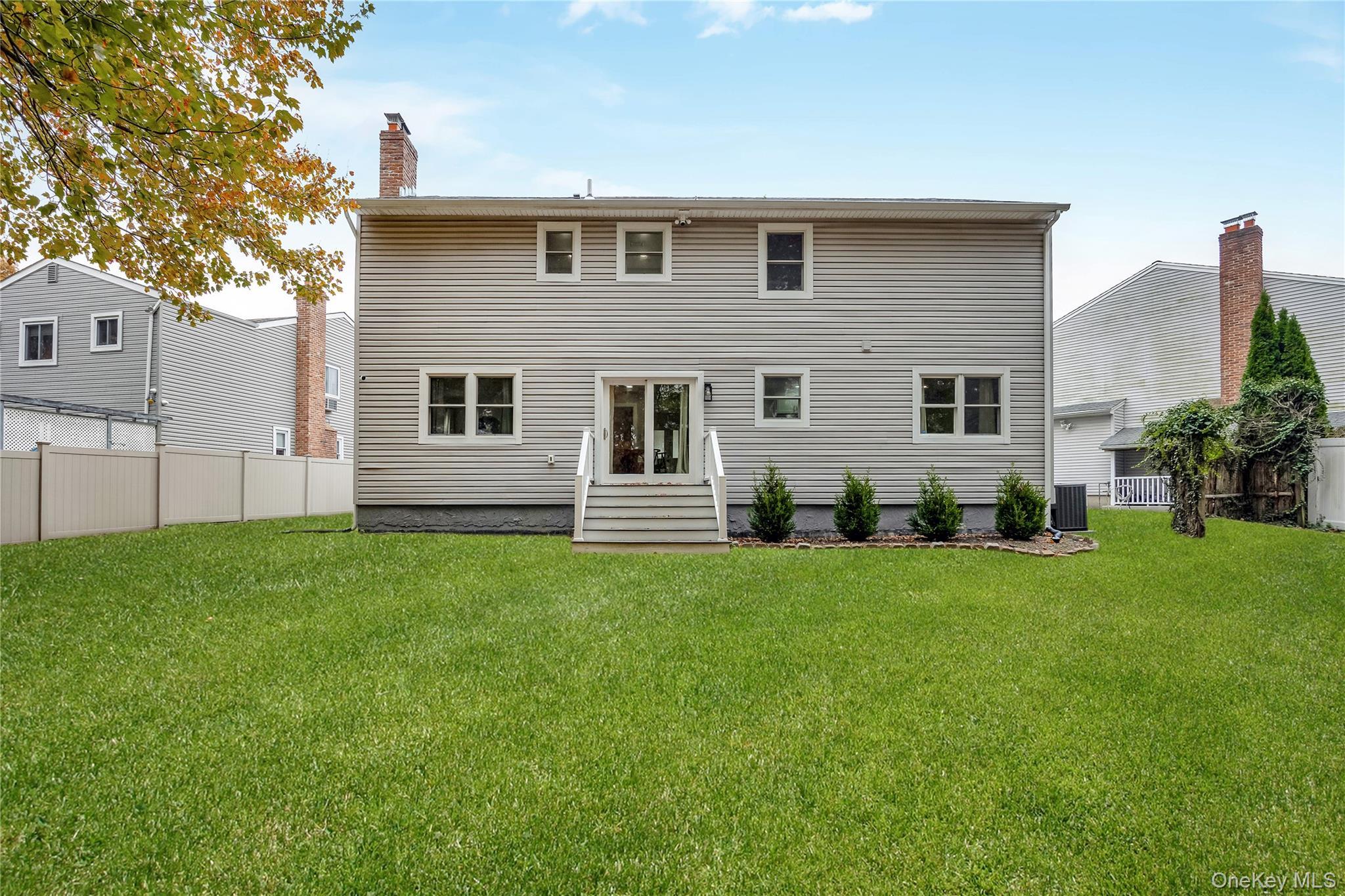 Single Family Park Nassau County, NY 11793, MLS-930241-27