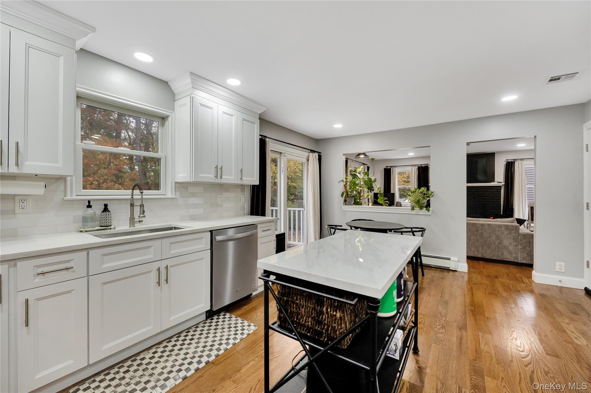 Single Family Park Nassau County, NY 11793, MLS-930241-6