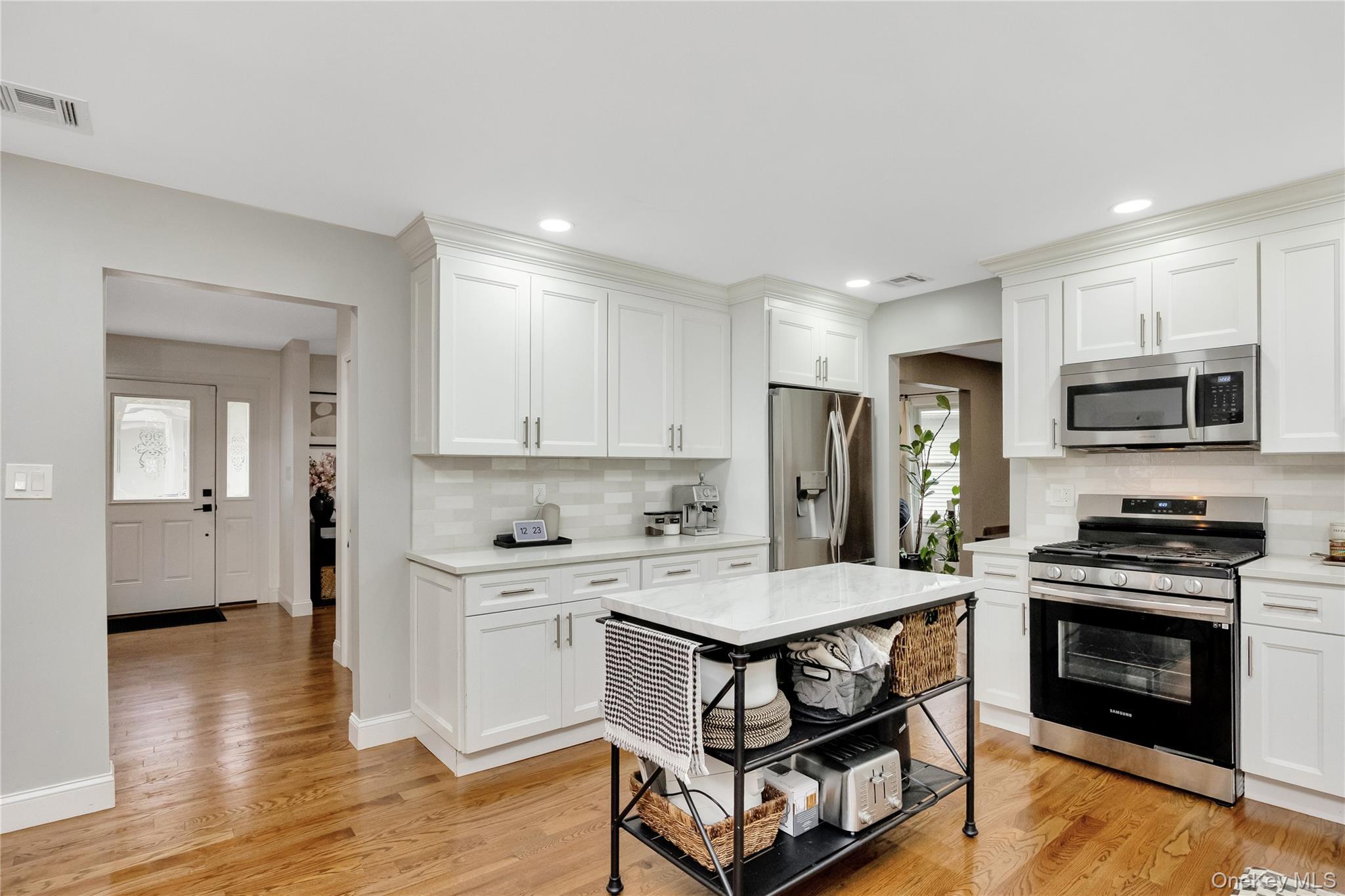 Single Family Park Nassau County, NY 11793, MLS-930241-9