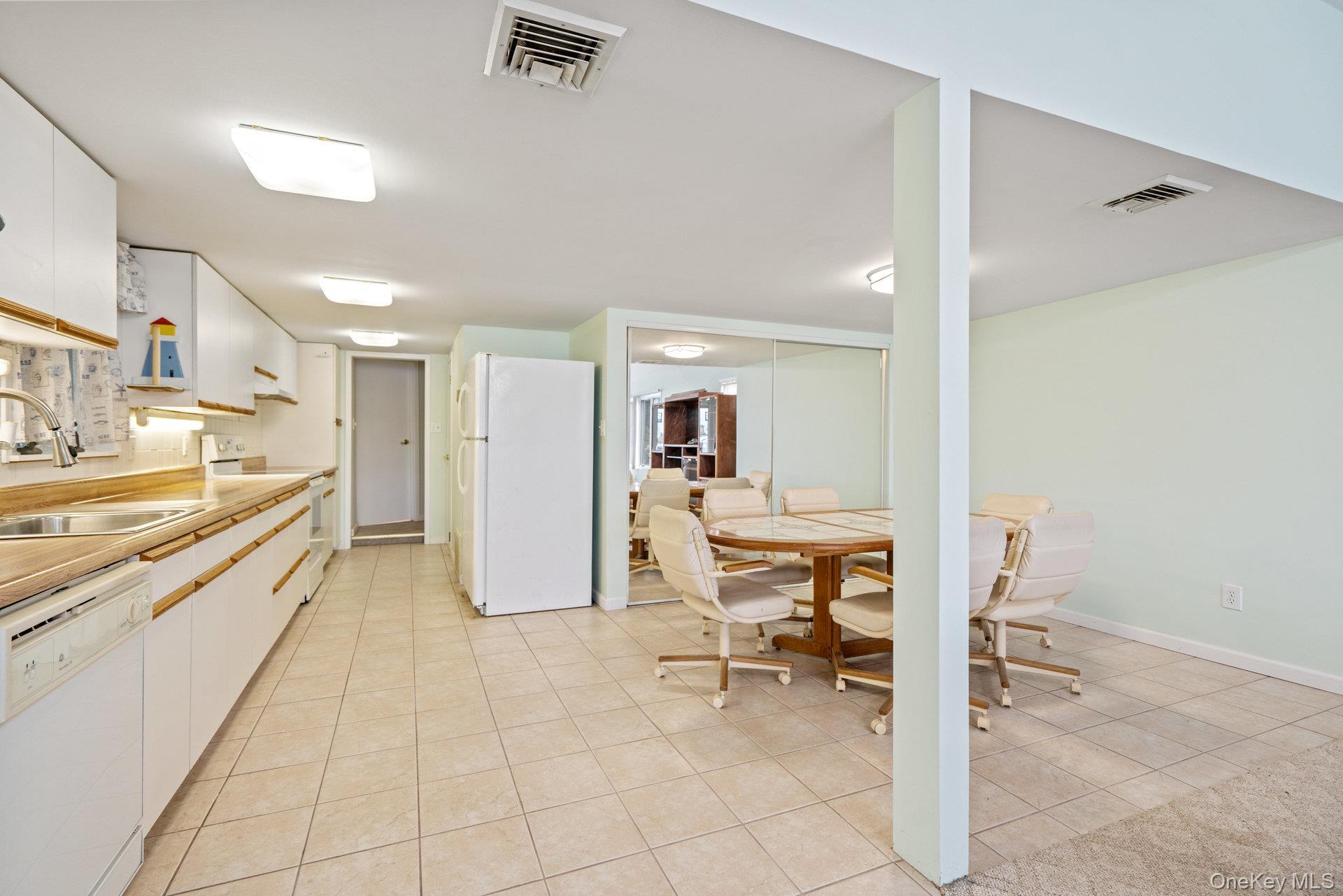 Single Family Overlook Suffolk County, NY 11950, MLS-930251-14