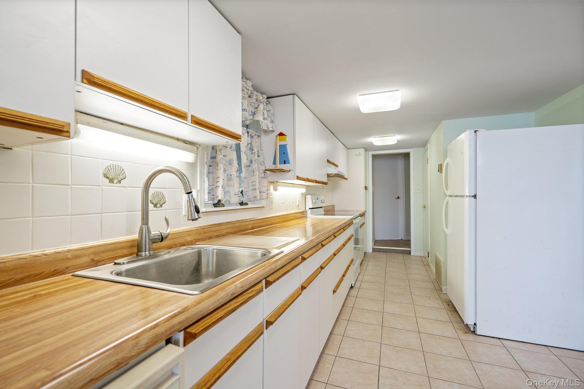 Single Family Overlook Suffolk County, NY 11950, MLS-930251-15