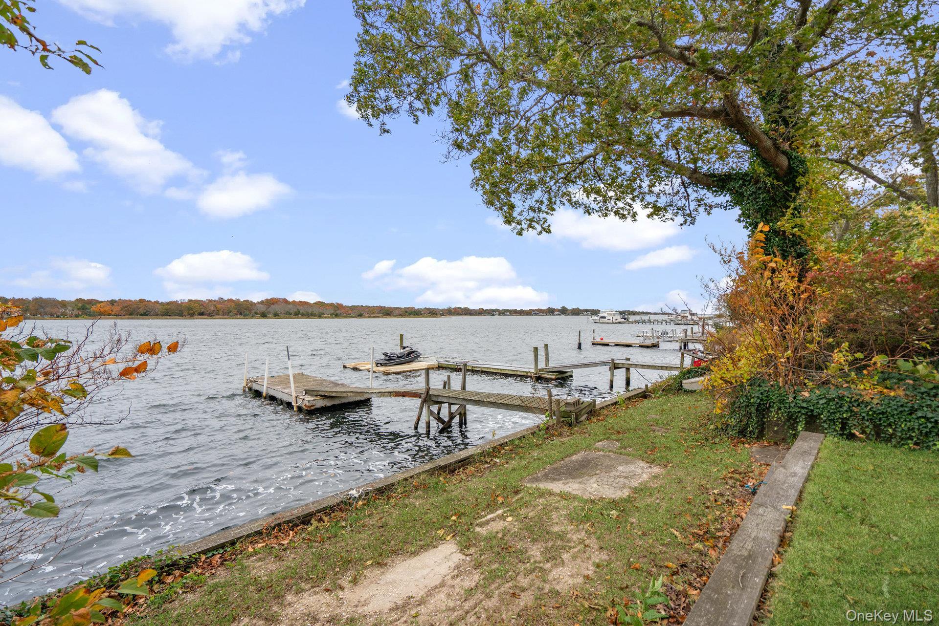 Single Family Overlook Suffolk County, NY 11950, MLS-930251-24