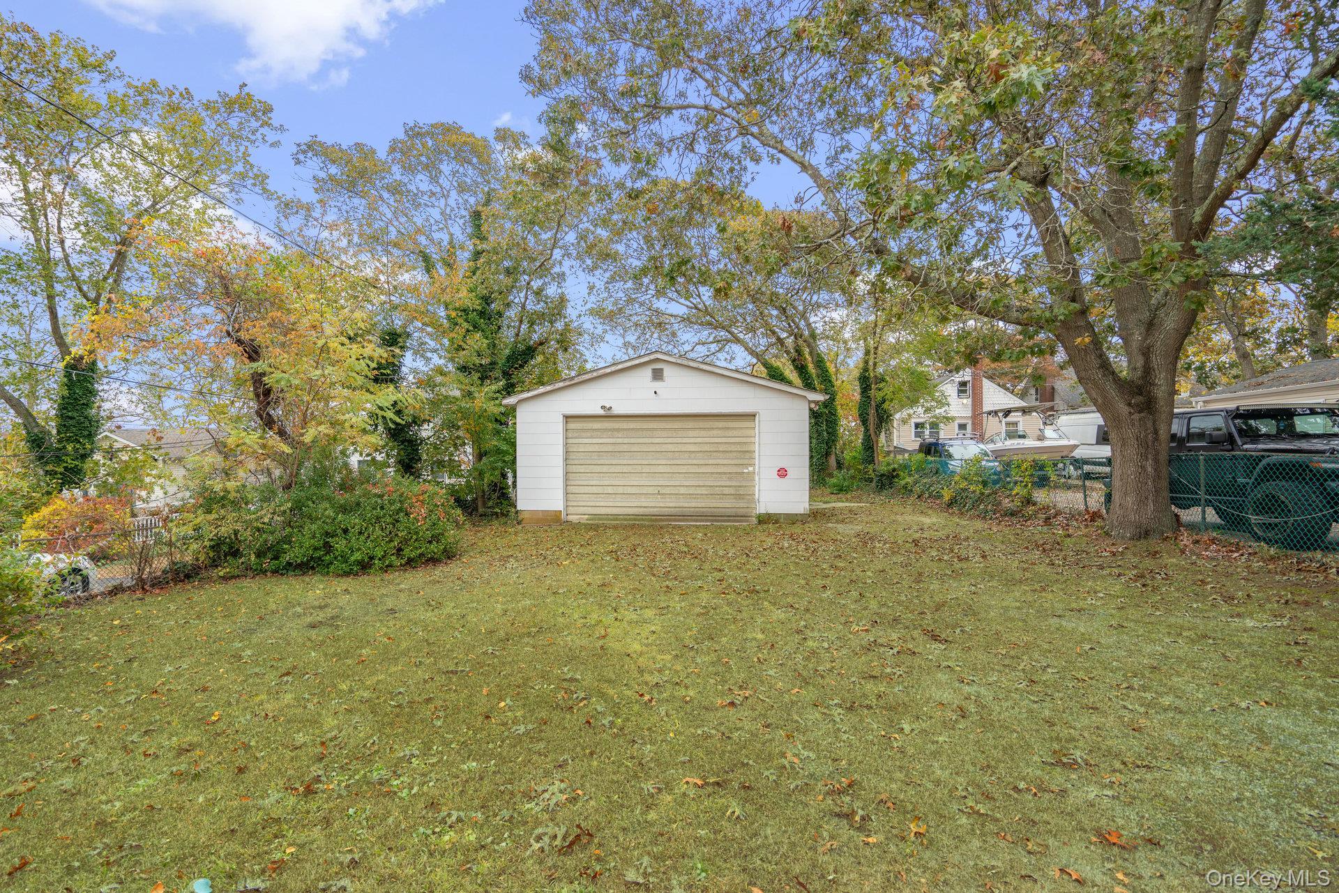 Single Family Overlook Suffolk County, NY 11950, MLS-930251-29