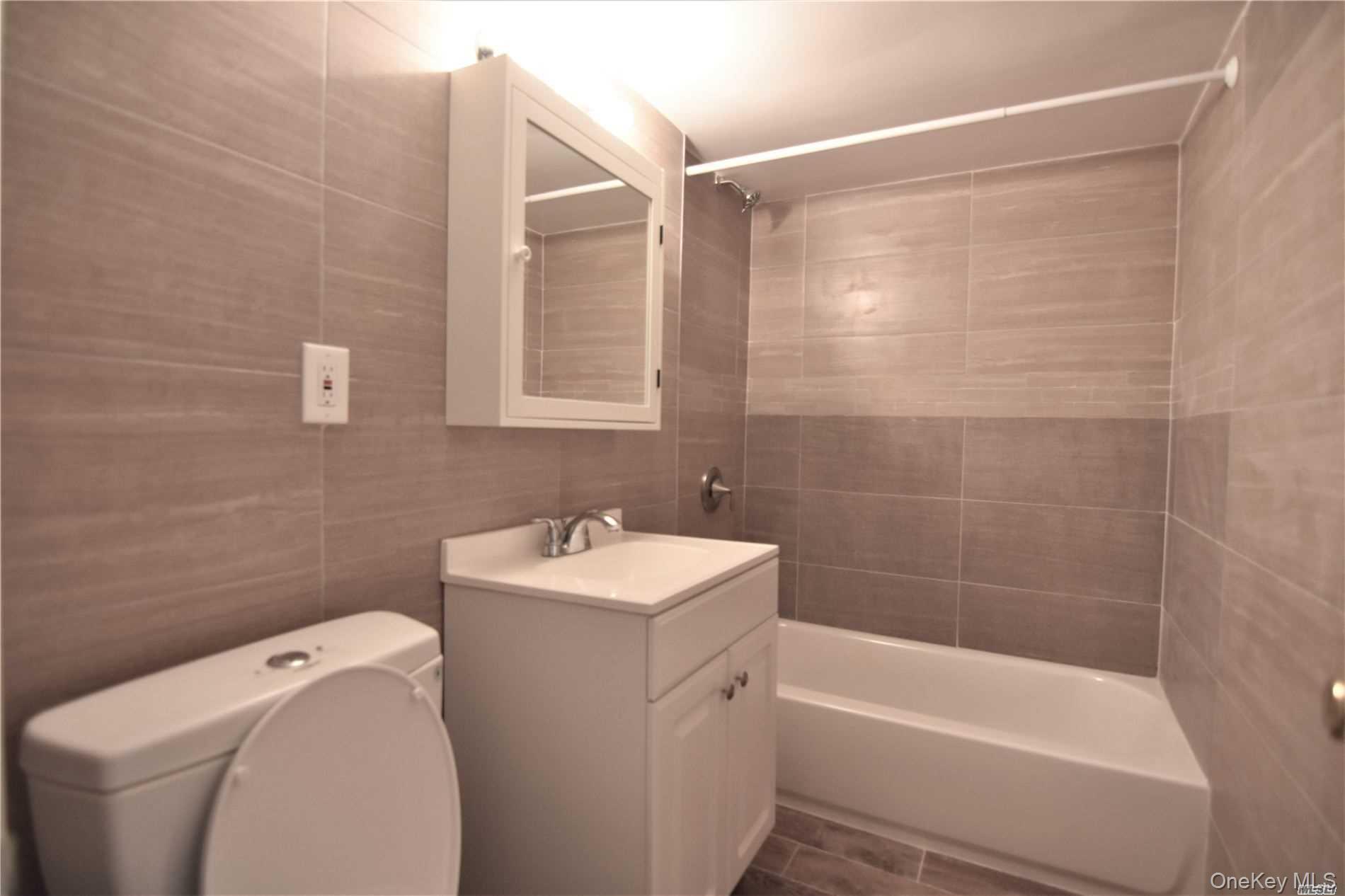 Single Family 164th Queens, NY 11365, MLS-930270-9