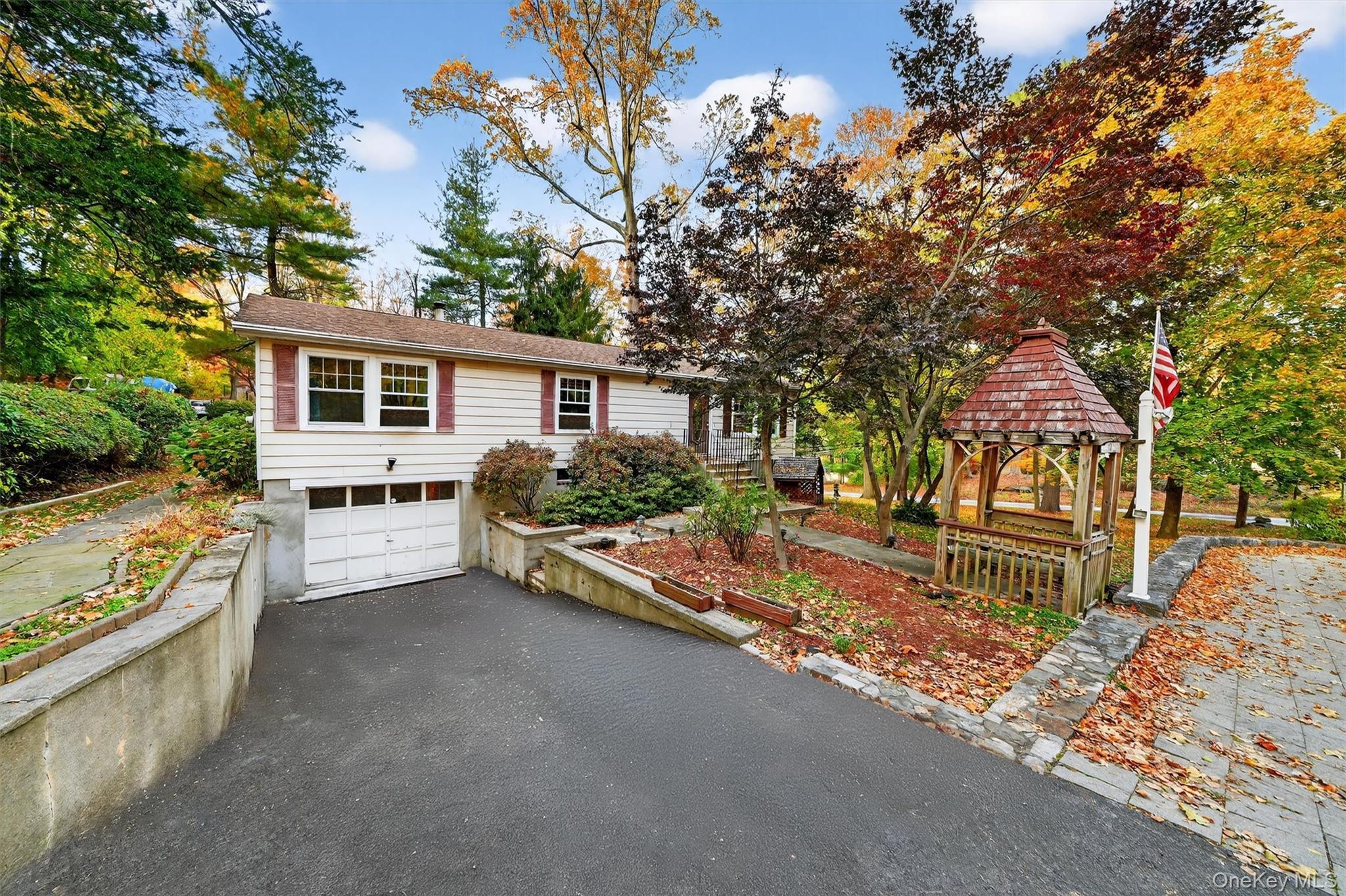Single Family Laurel Hill  Westchester County, NY 10520, MLS-930275-2