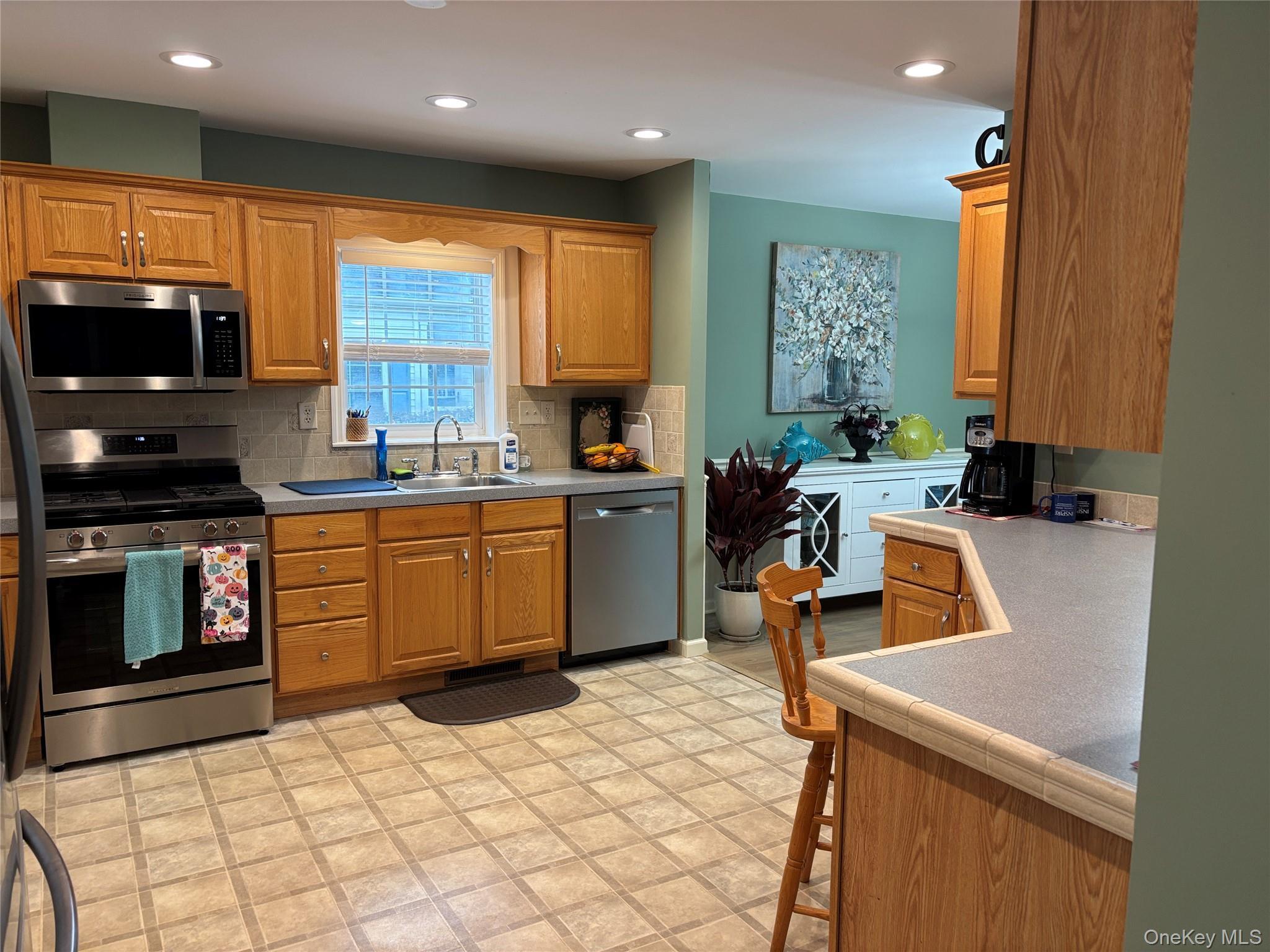 Single Family Old Country  Suffolk County, NY 11901, MLS-930276-18