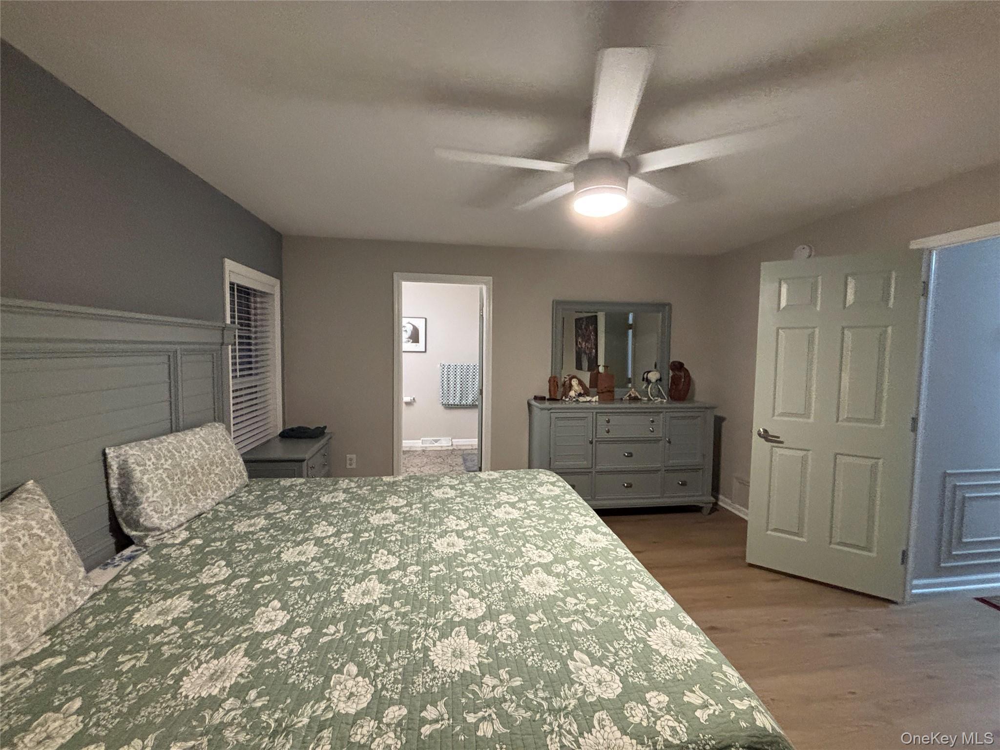 Single Family Old Country  Suffolk County, NY 11901, MLS-930276-25