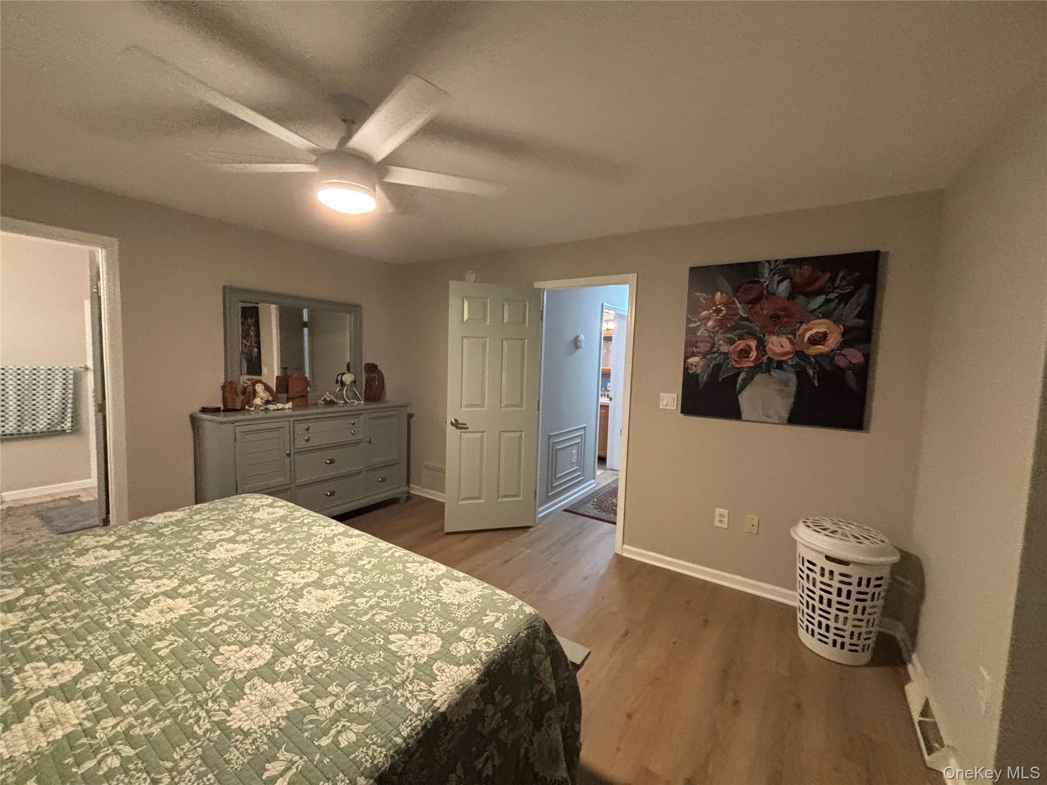 Single Family Old Country  Suffolk County, NY 11901, MLS-930276-26