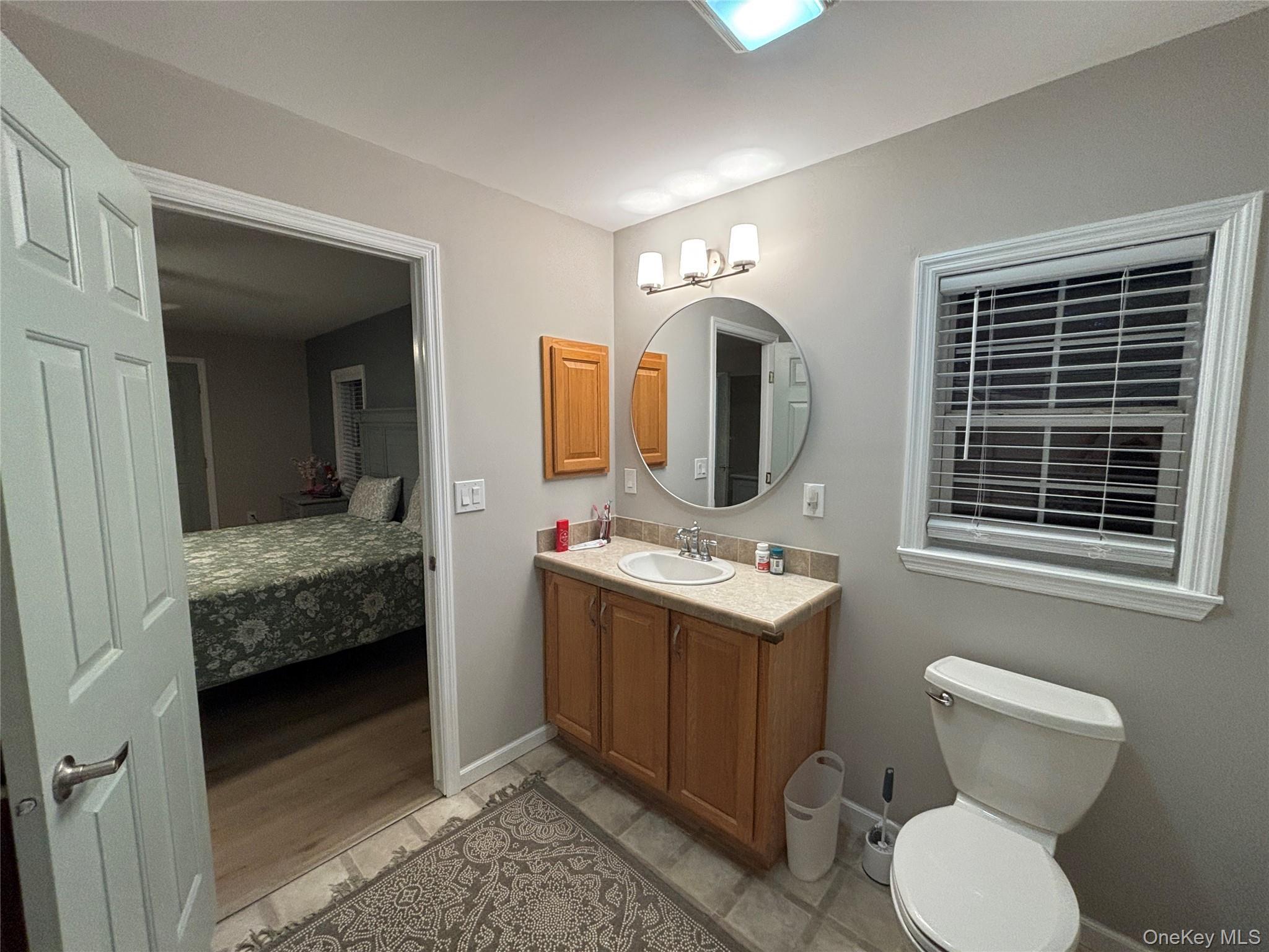 Single Family Old Country  Suffolk County, NY 11901, MLS-930276-28