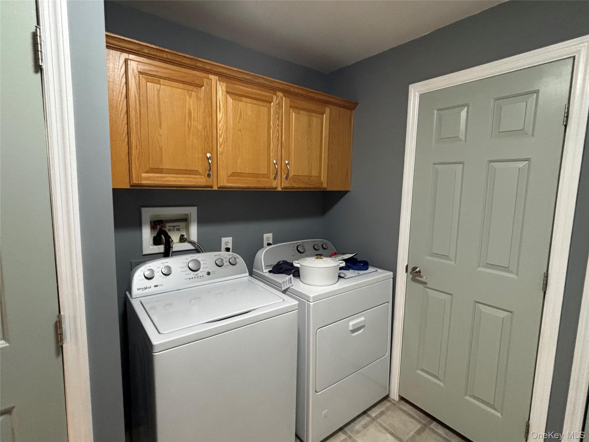 Single Family Old Country  Suffolk County, NY 11901, MLS-930276-32