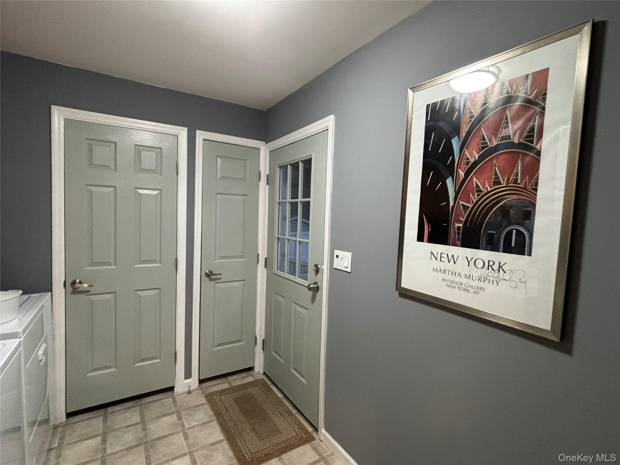 Single Family Old Country  Suffolk County, NY 11901, MLS-930276-33