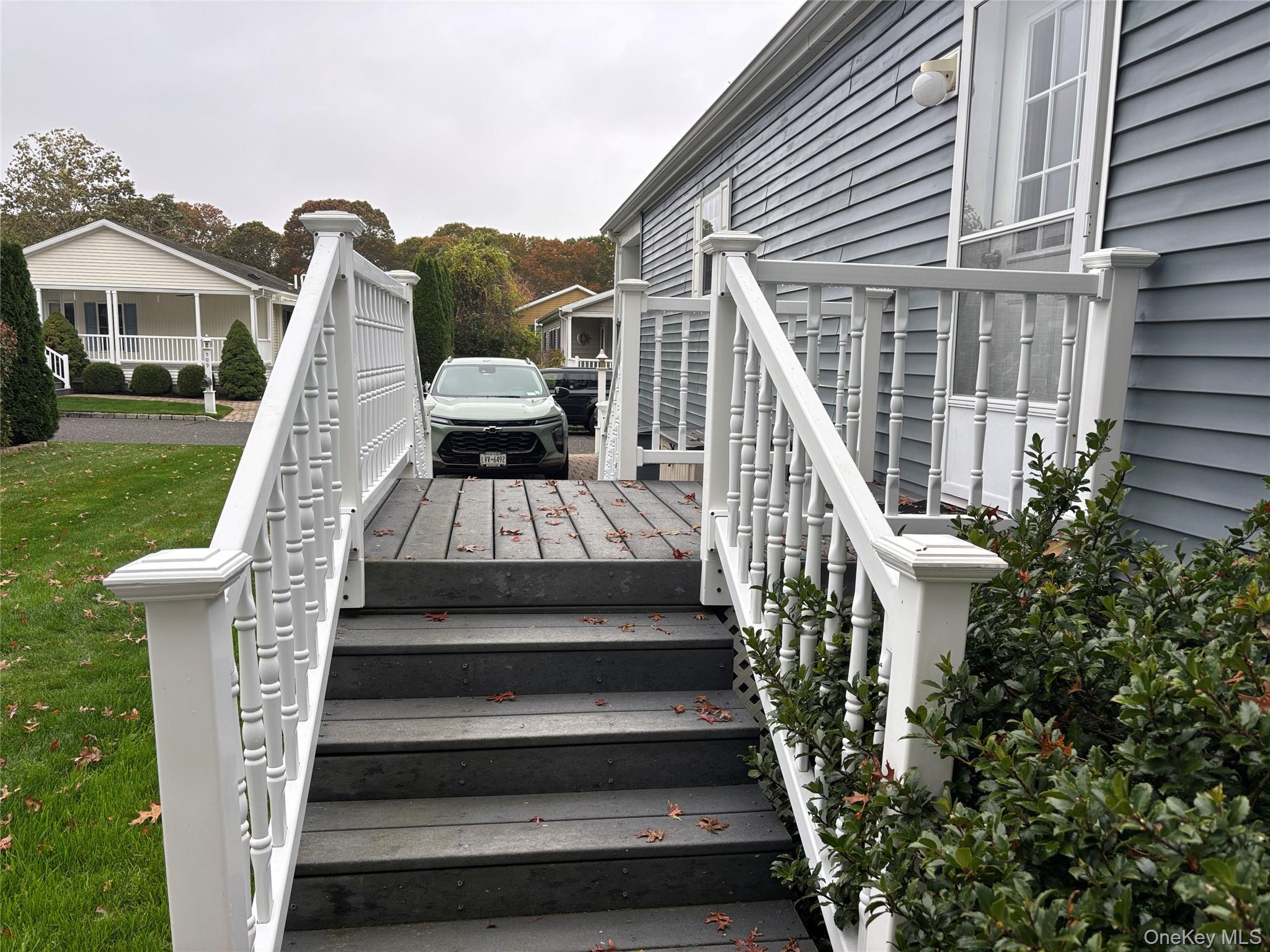 Single Family Old Country  Suffolk County, NY 11901, MLS-930276-34