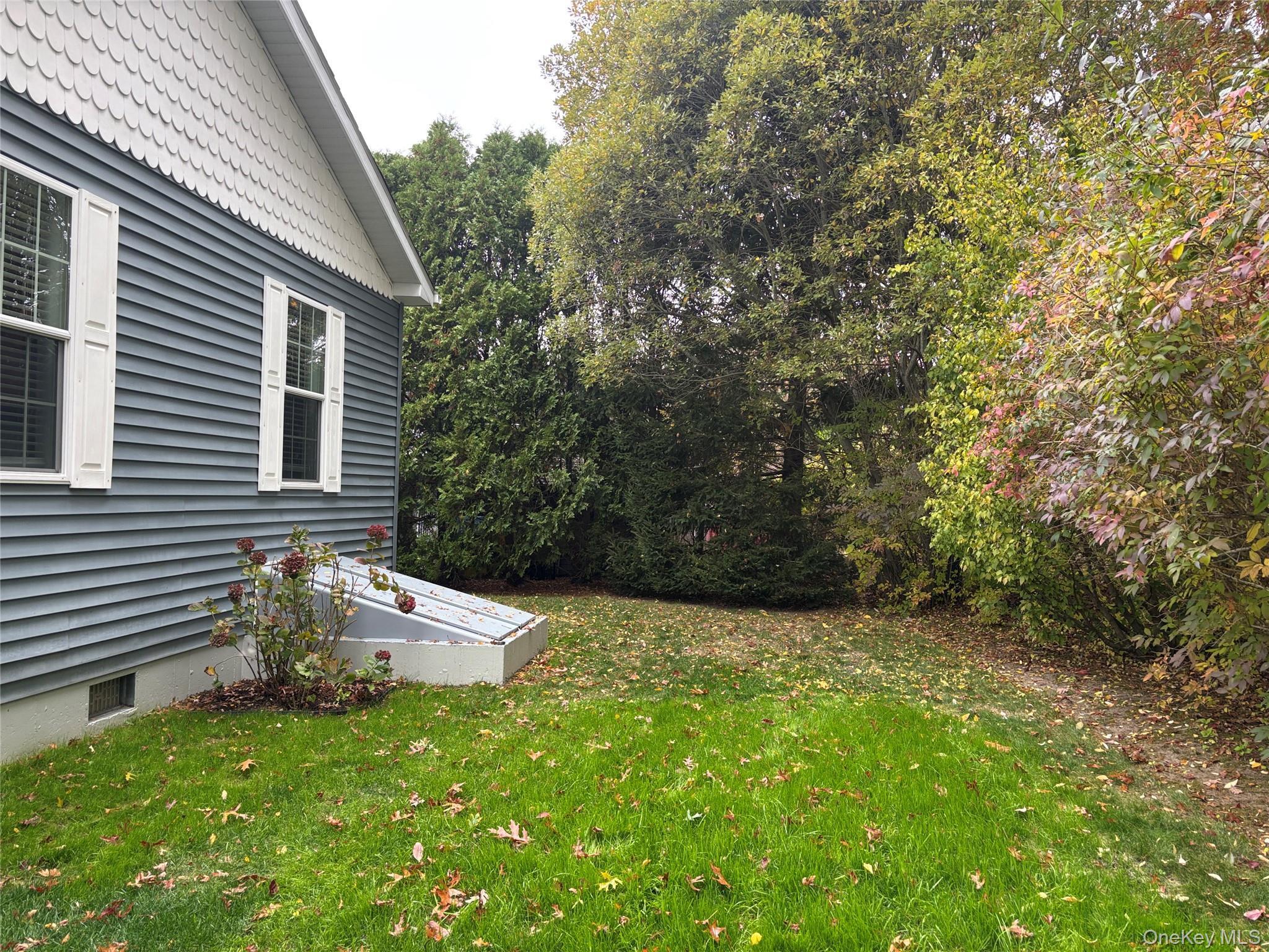 Single Family Old Country  Suffolk County, NY 11901, MLS-930276-35