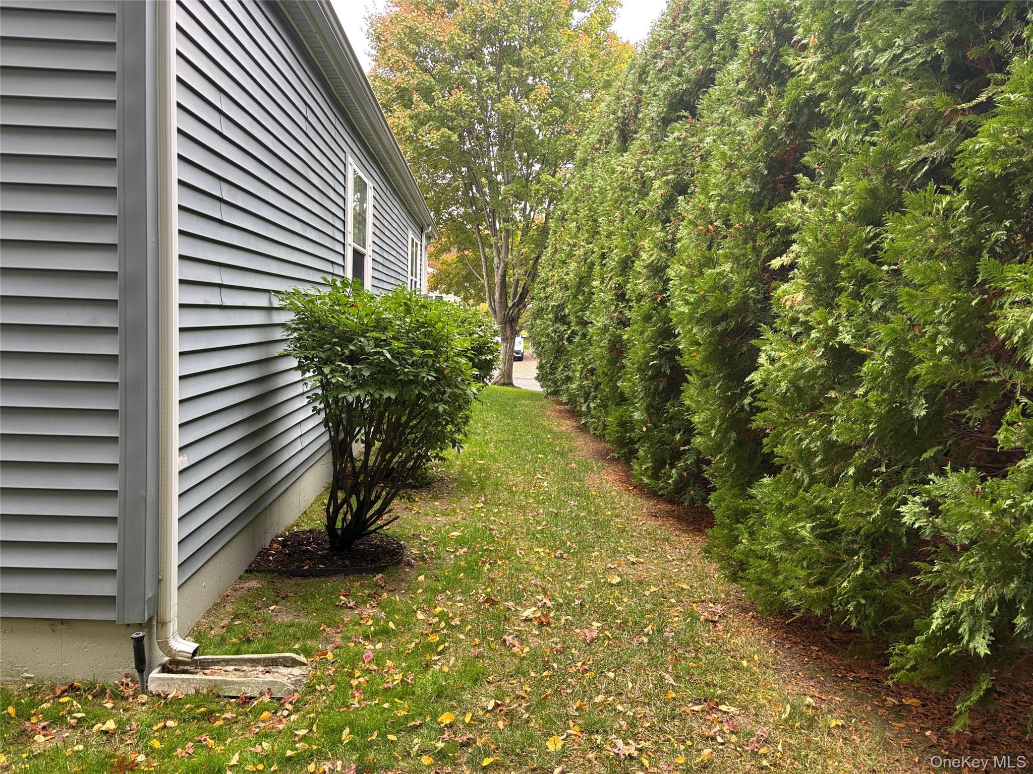 Single Family Old Country  Suffolk County, NY 11901, MLS-930276-38