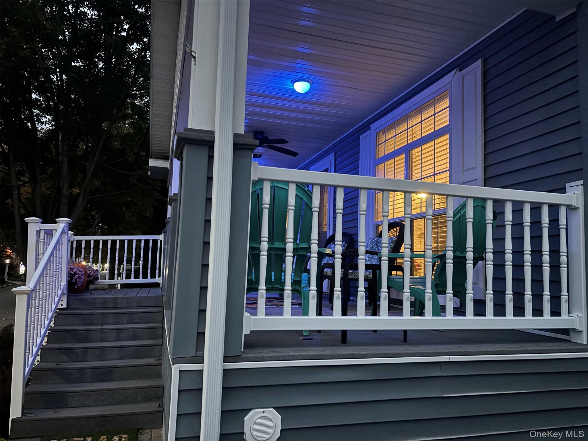 Single Family Old Country  Suffolk County, NY 11901, MLS-930276-40