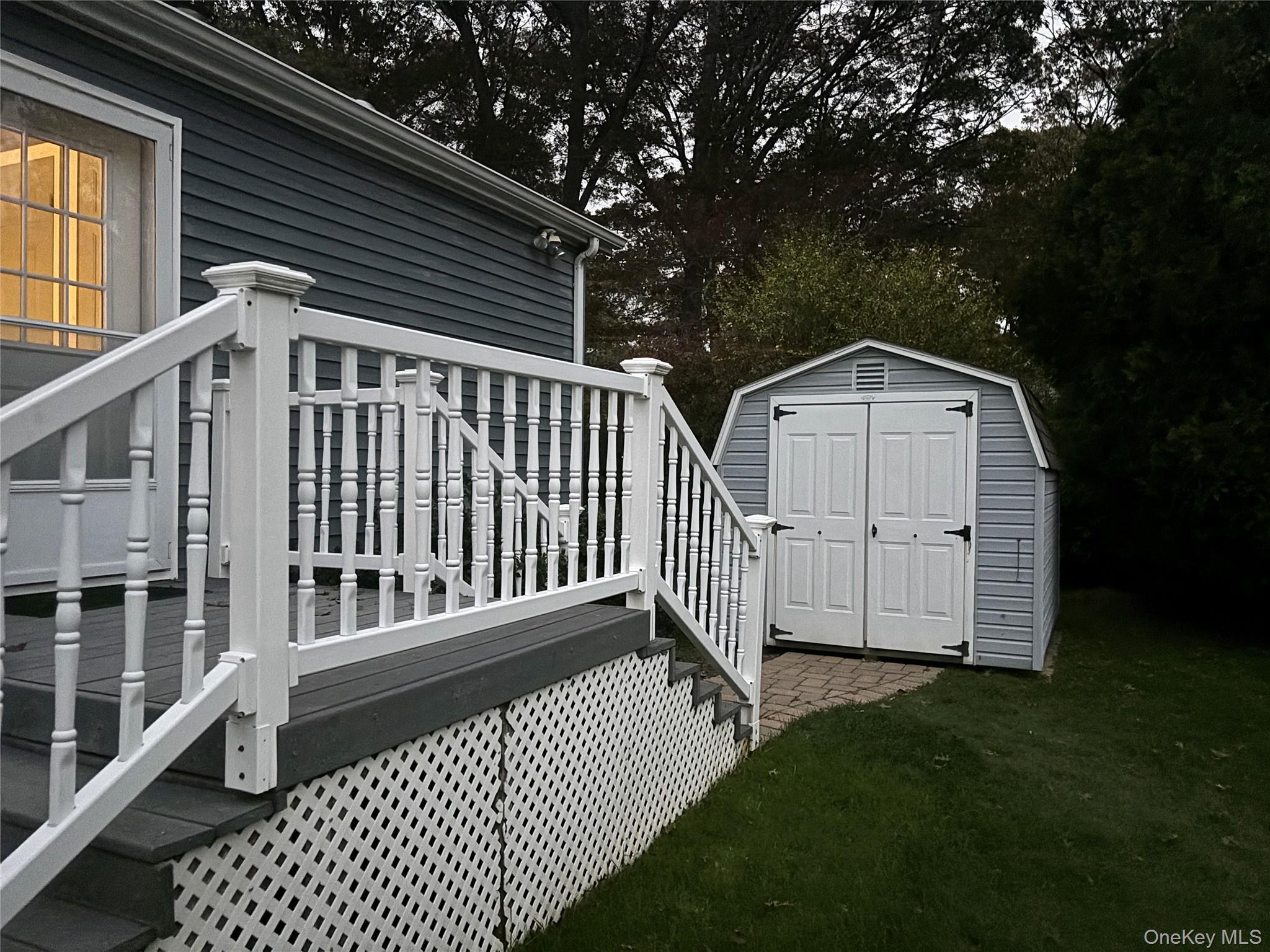 Single Family Old Country  Suffolk County, NY 11901, MLS-930276-43