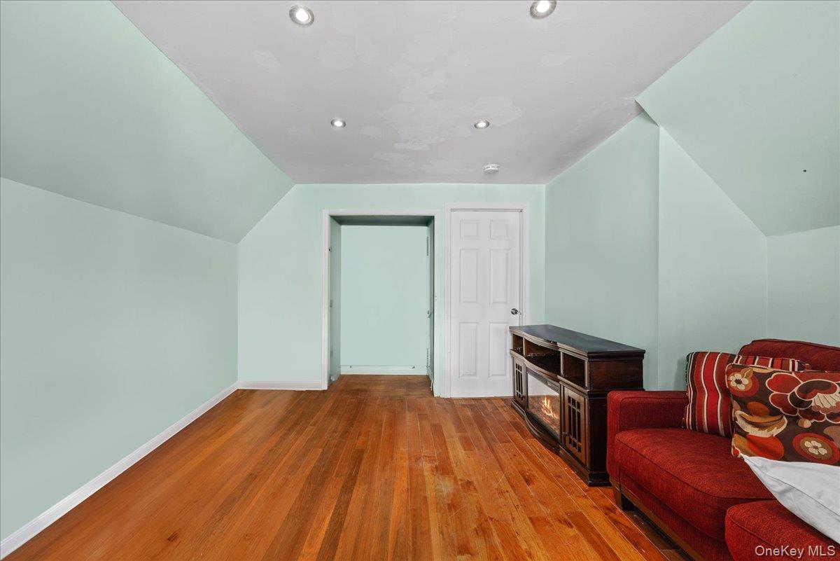 Single Family Nuber Westchester County, NY 10553, MLS-930293-15