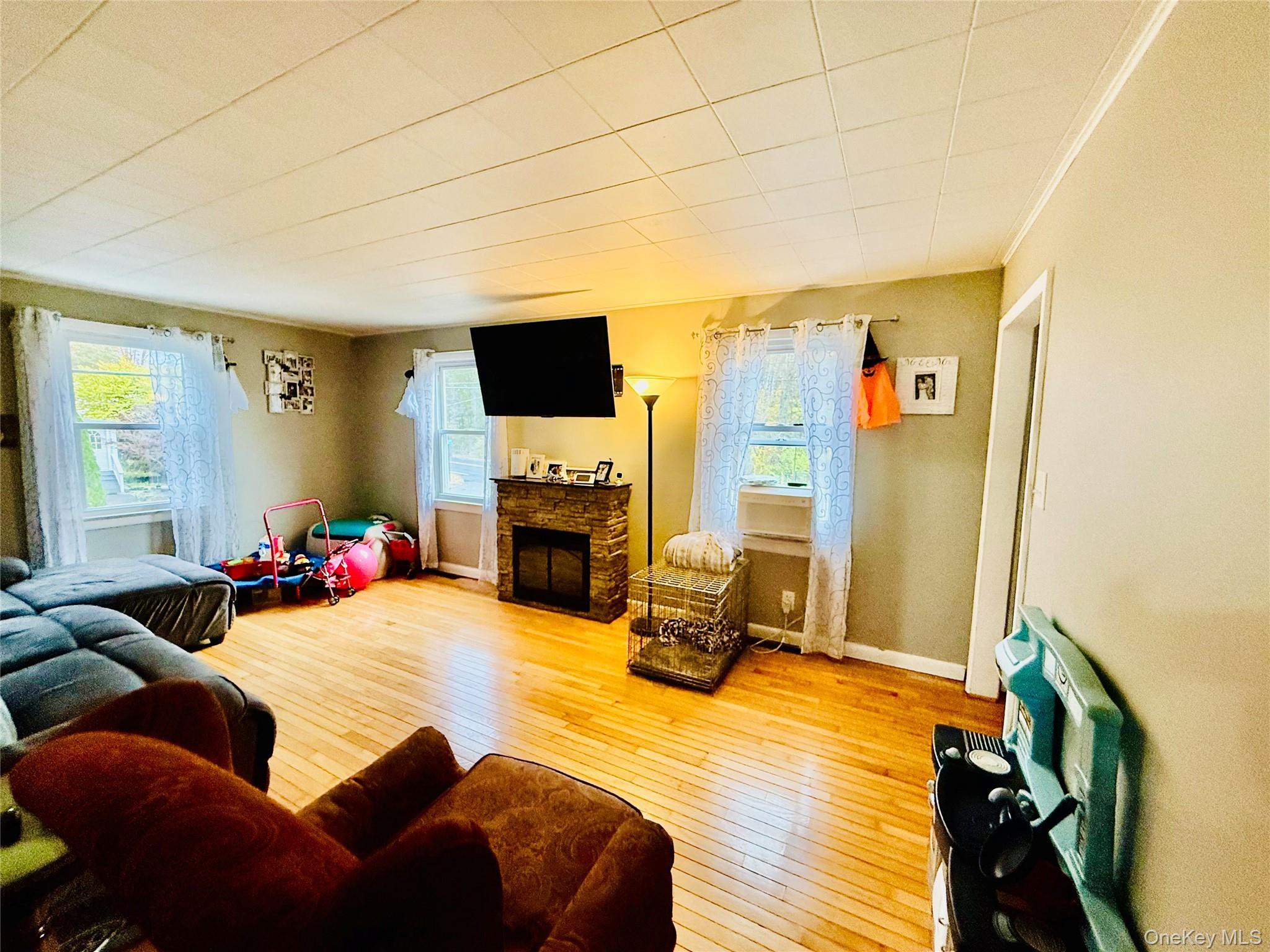 Single Family Dean Dutchess County, NY 12590, MLS-930313-3