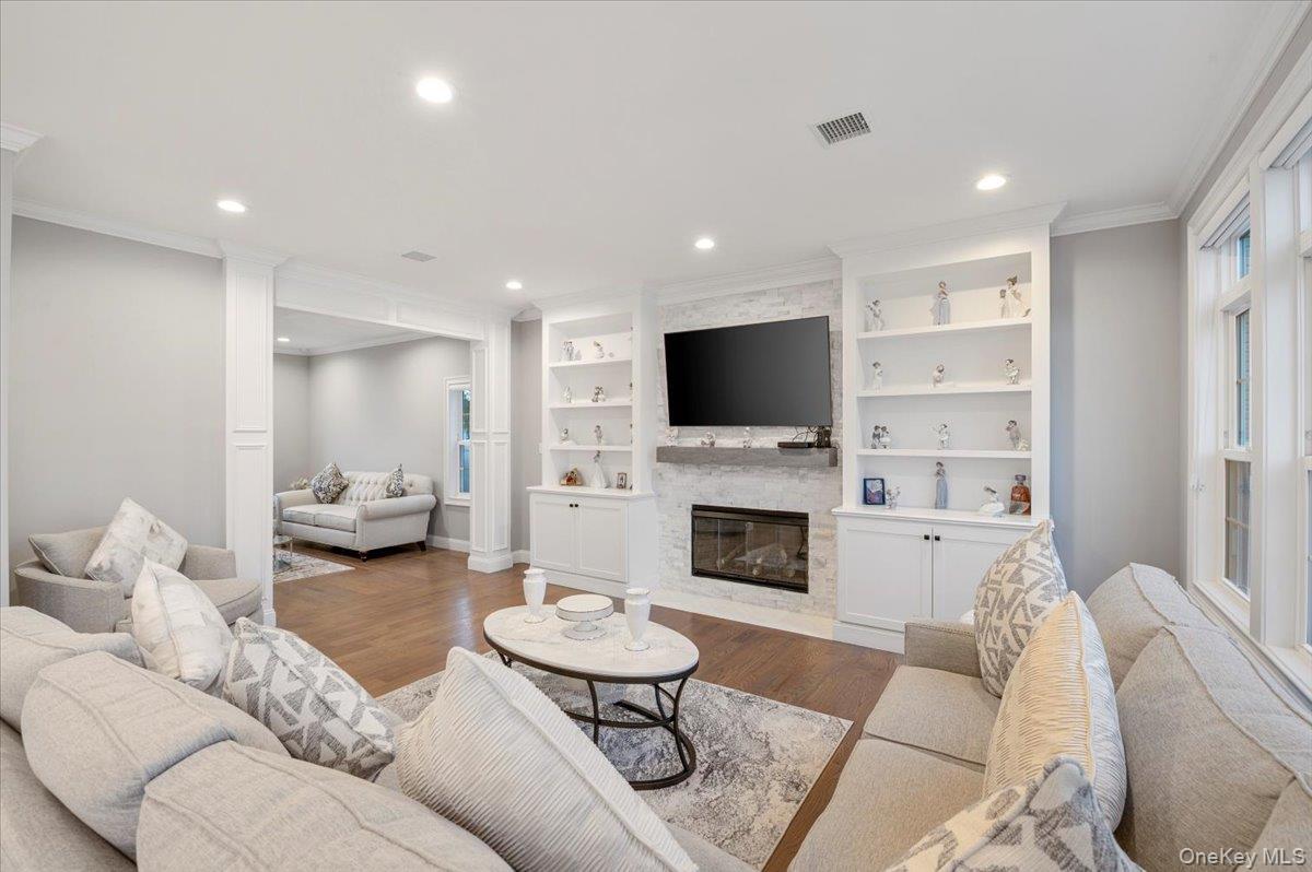 Single Family Bellmore  Nassau County, NY 11710, MLS-930322-20