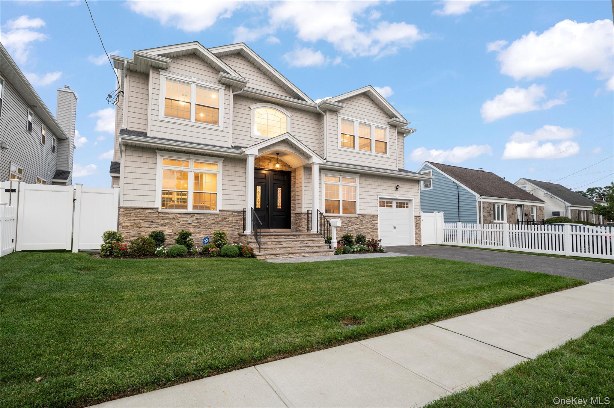 Single Family Bellmore  Nassau County, NY 11710, MLS-930322-32