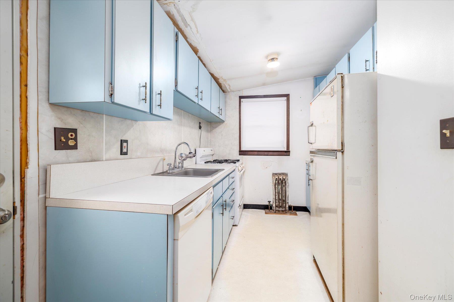 Single Family Dallas Suffolk County, NY 11757, MLS-930331-10