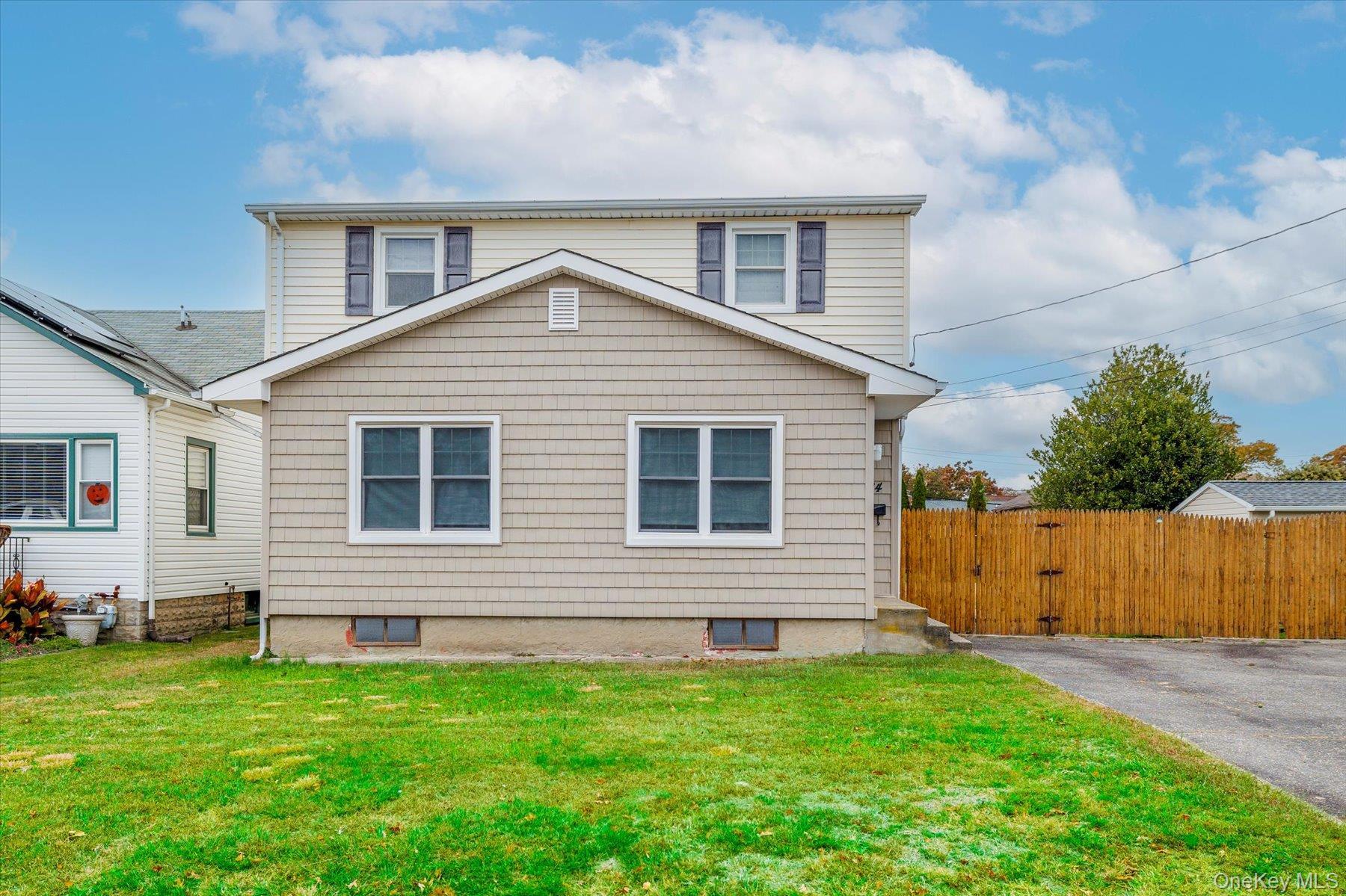 Single Family Dallas Suffolk County, NY 11757, MLS-930331-2