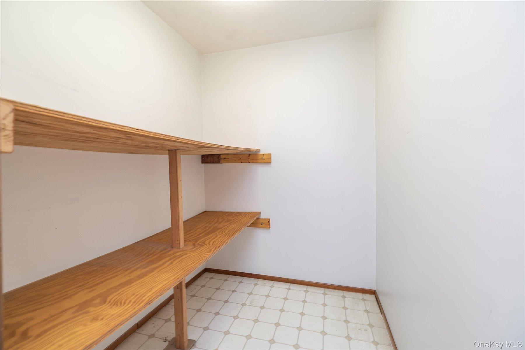 Single Family Dallas Suffolk County, NY 11757, MLS-930331-22