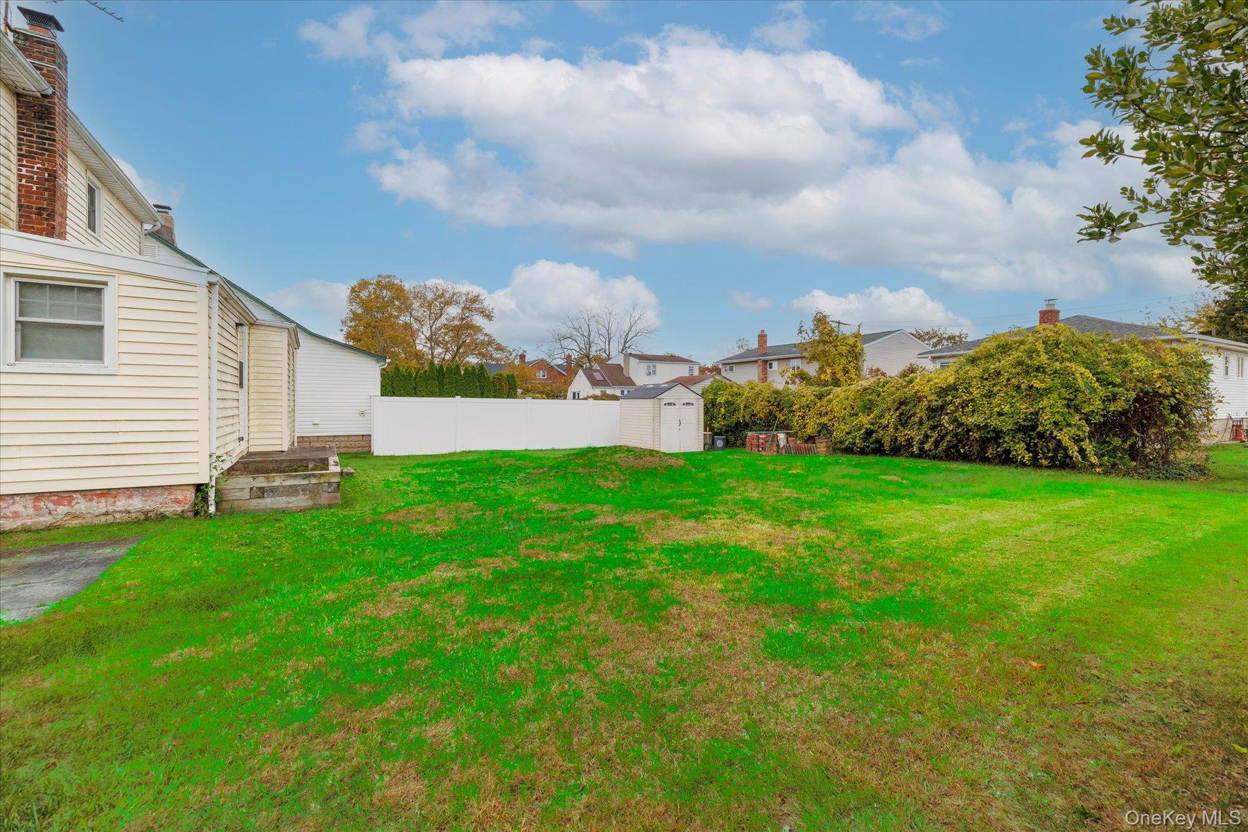 Single Family Dallas Suffolk County, NY 11757, MLS-930331-24