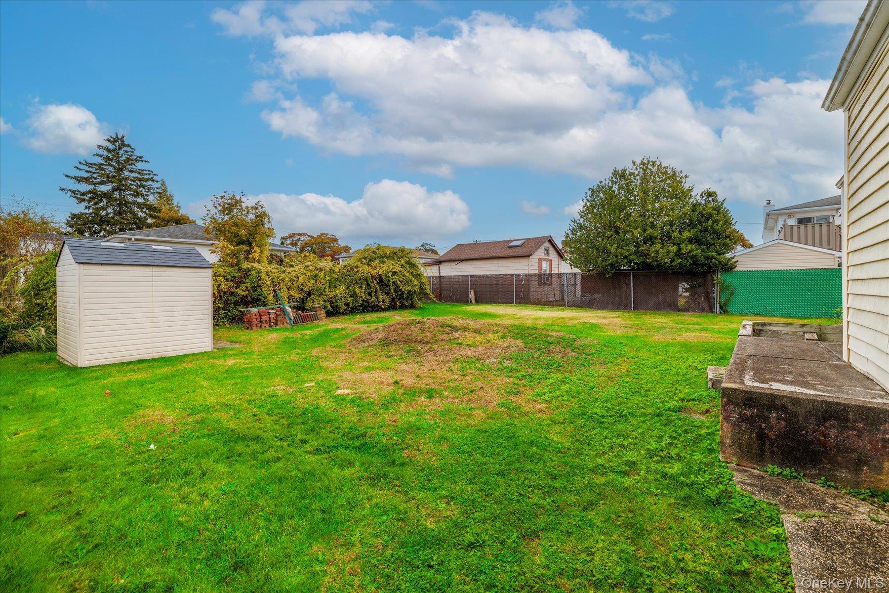 Single Family Dallas  Suffolk County, NY 11757, MLS-930331-27