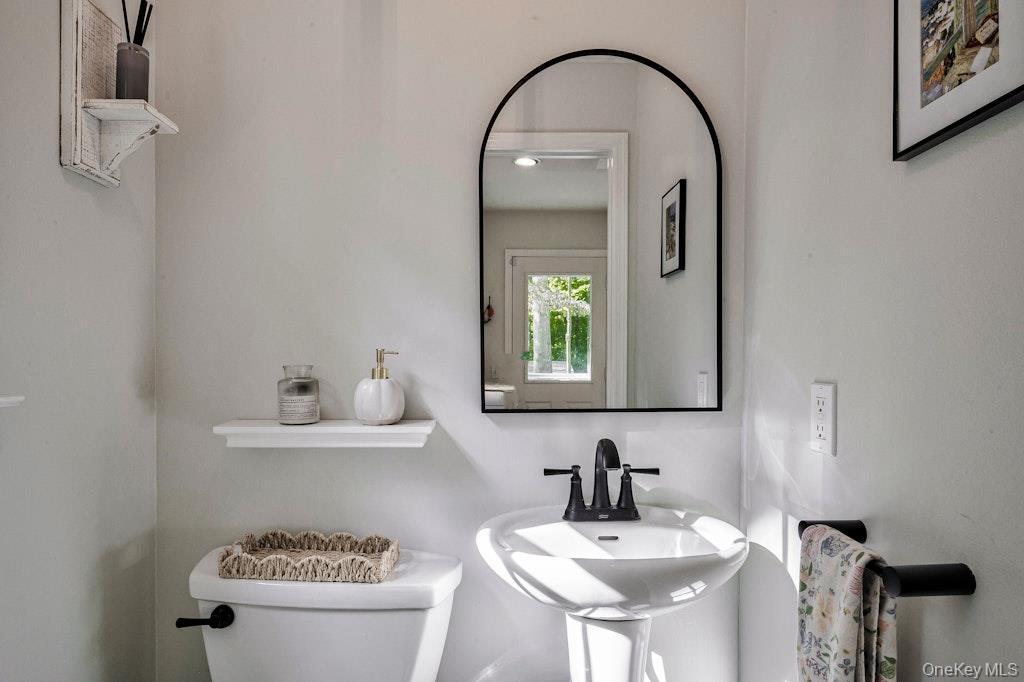 Single Family Pebble Hill  Suffolk County, NY 11768, MLS-930363-13