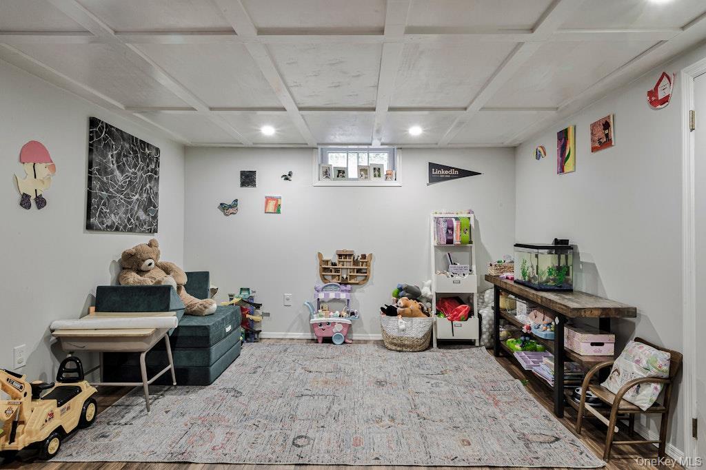 Single Family Pebble Hill  Suffolk County, NY 11768, MLS-930363-21