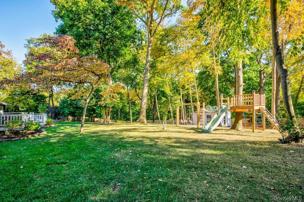 Single Family Pebble Hill  Suffolk County, NY 11768, MLS-930363-25