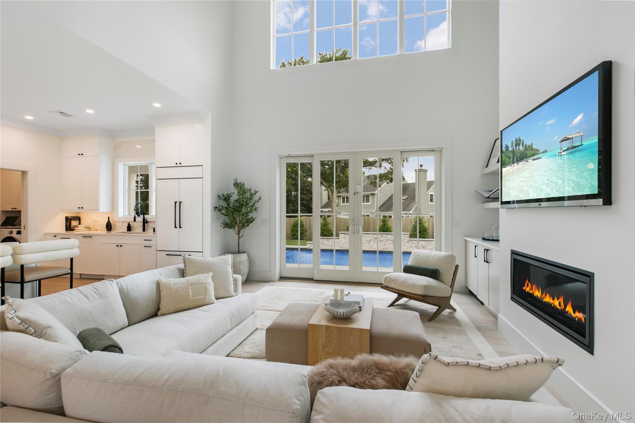 Single Family Happy Suffolk County, NY 11978, MLS-930375-4