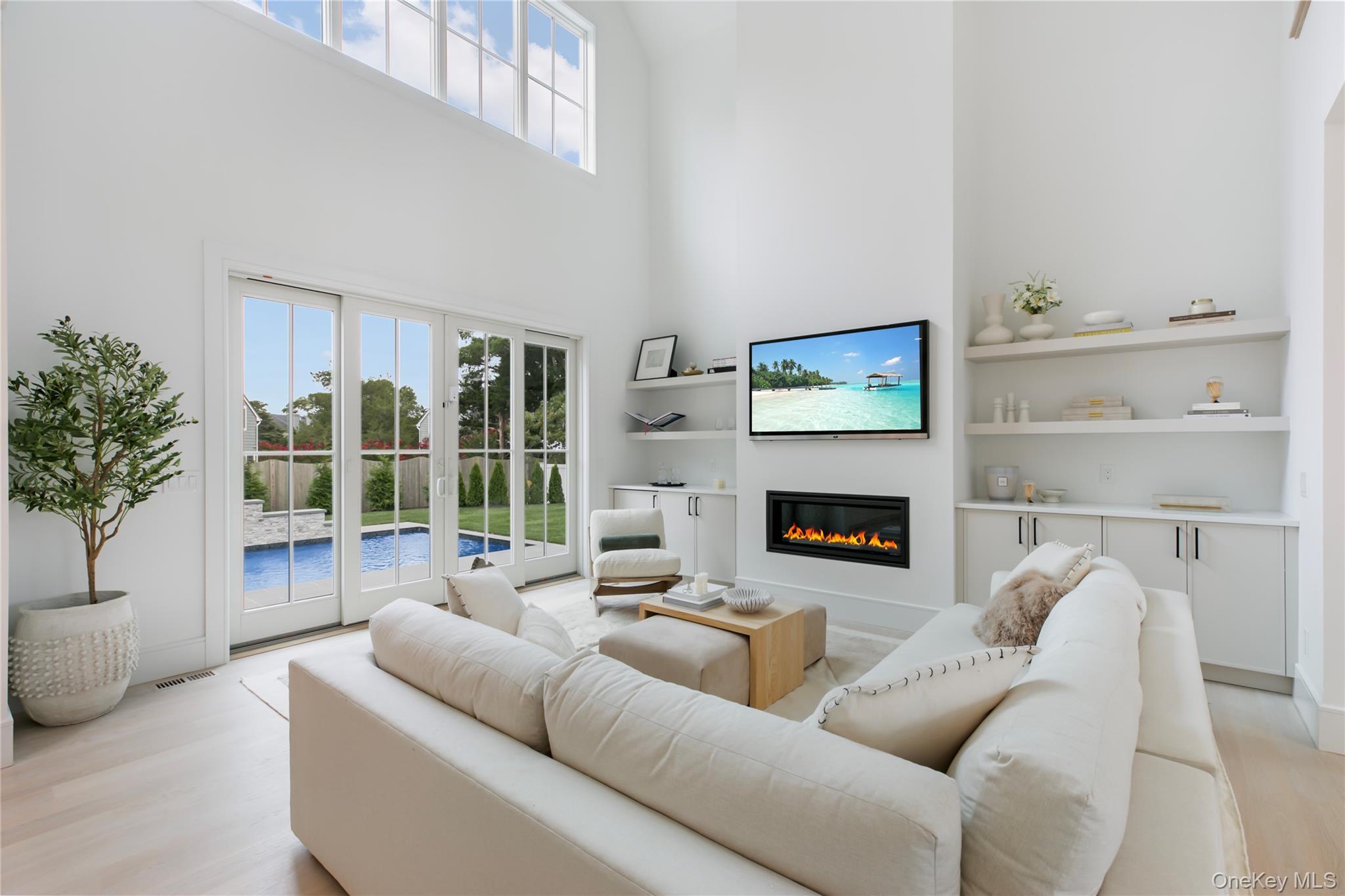 Single Family Happy Suffolk County, NY 11978, MLS-930375-5