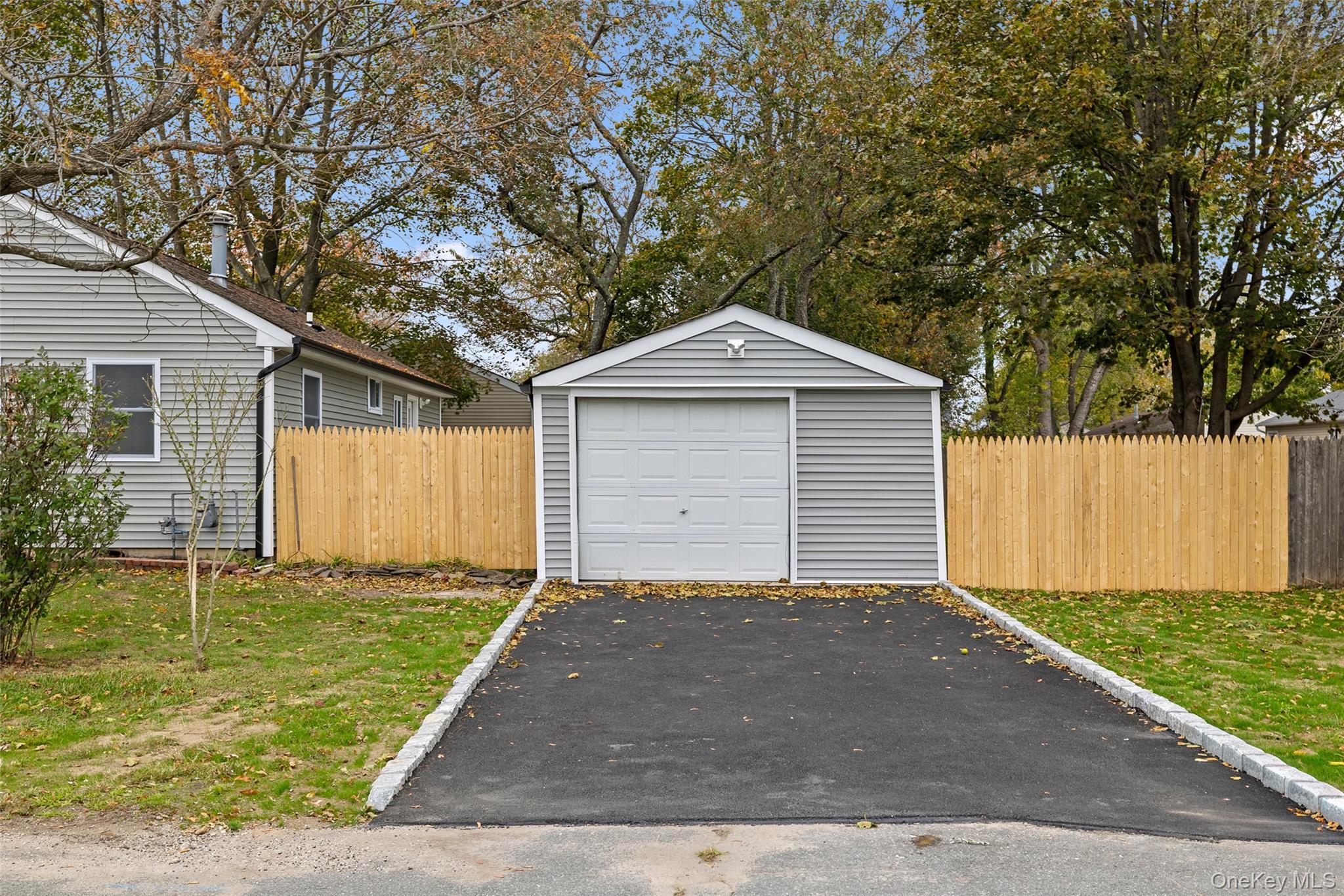 Single Family Meade Suffolk County, NY 11713, MLS-930389-21