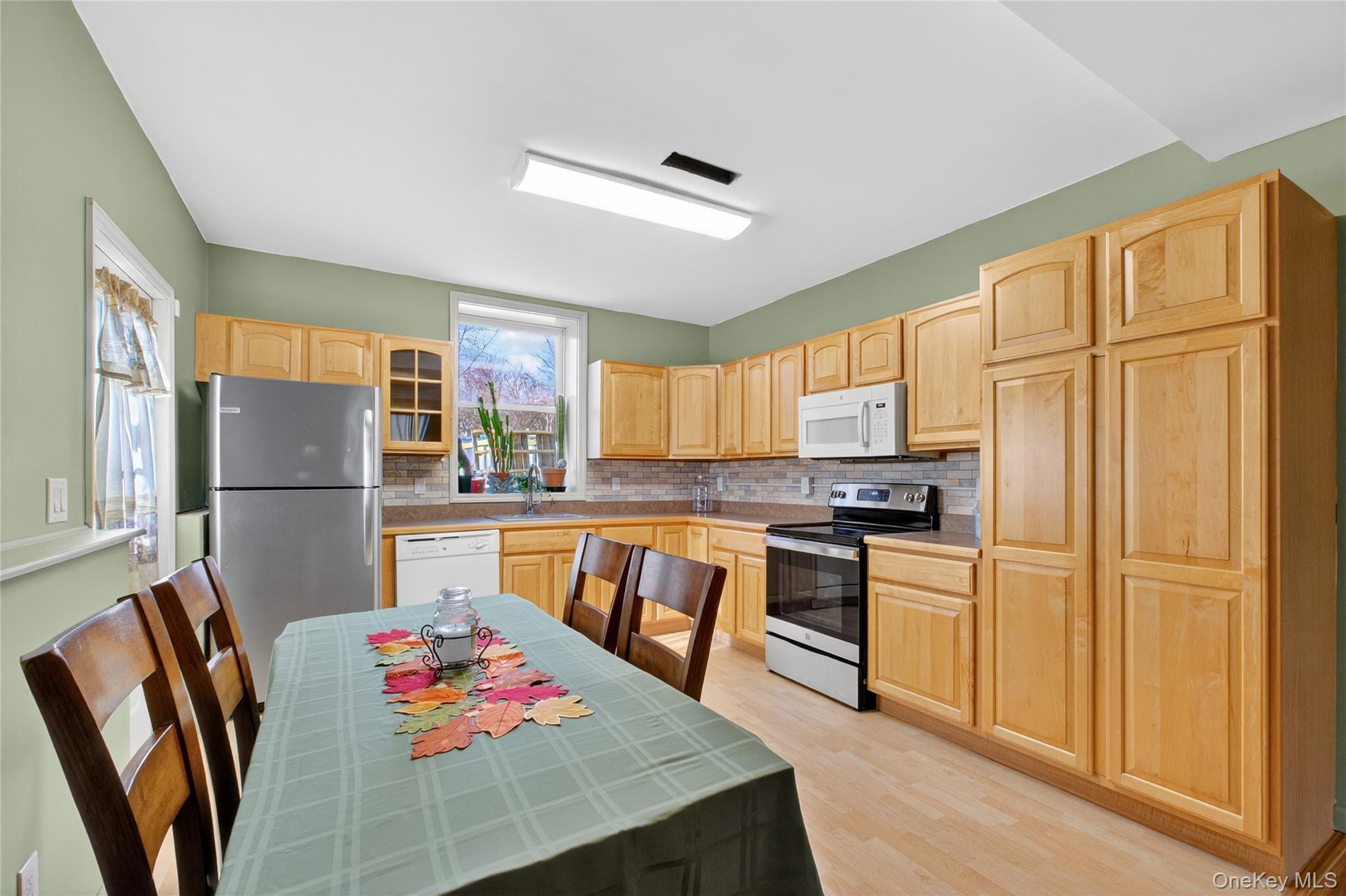 Single Family Cornwall Hill Putnam County, NY 12563, MLS-930401-16